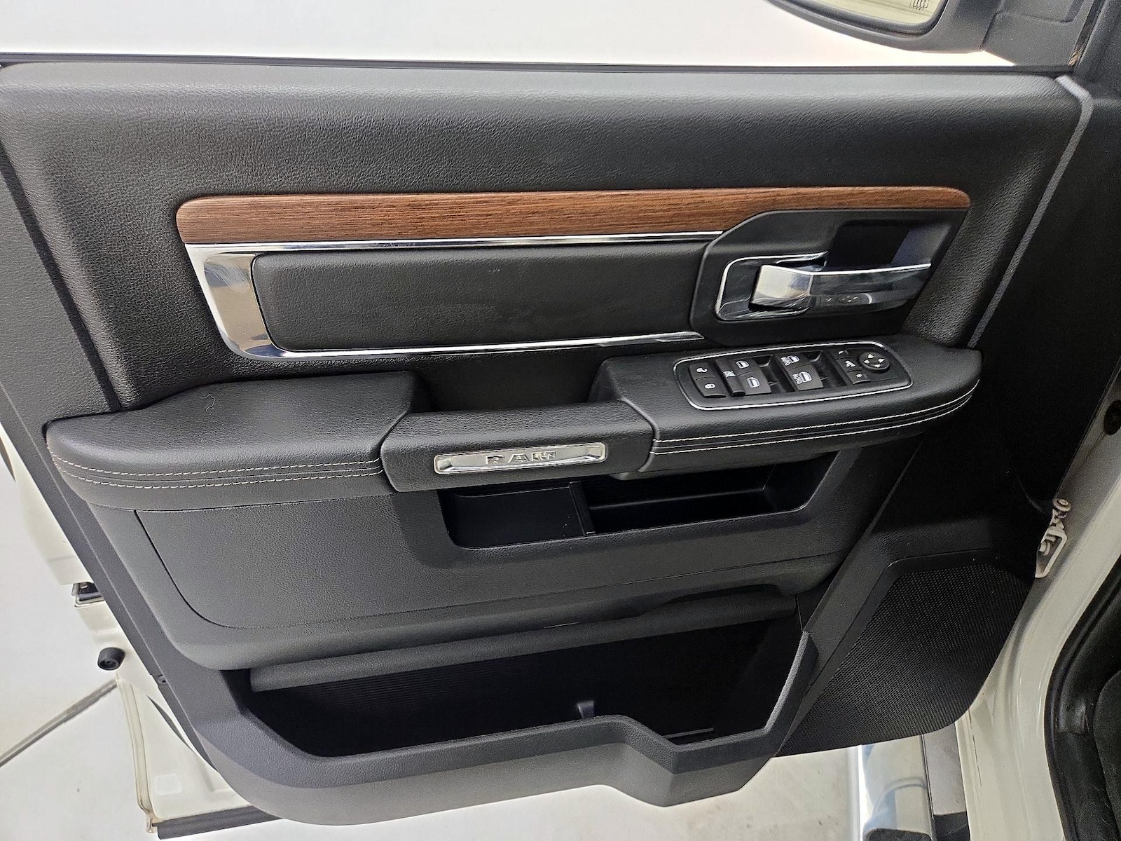 2016 RAM Ram 1500 Pickup Laramie - Photo 13