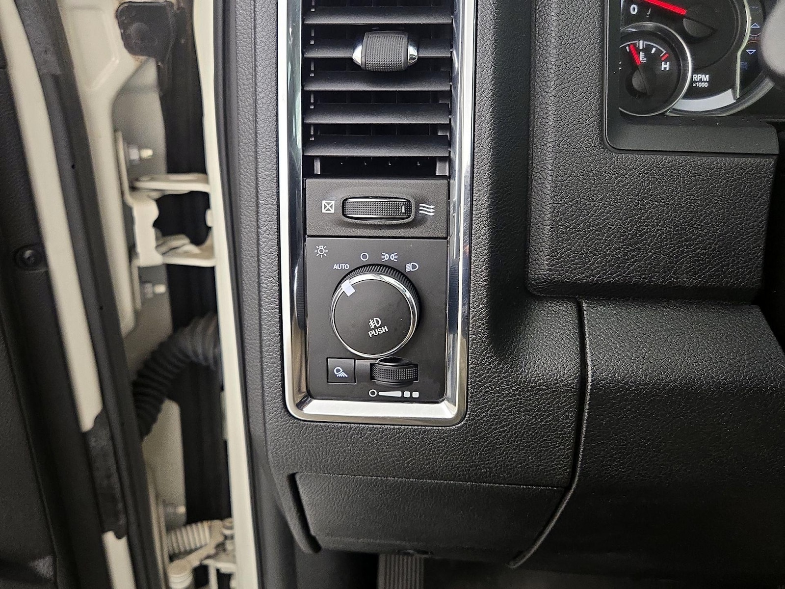 2016 RAM Ram 1500 Pickup Laramie - Photo 14