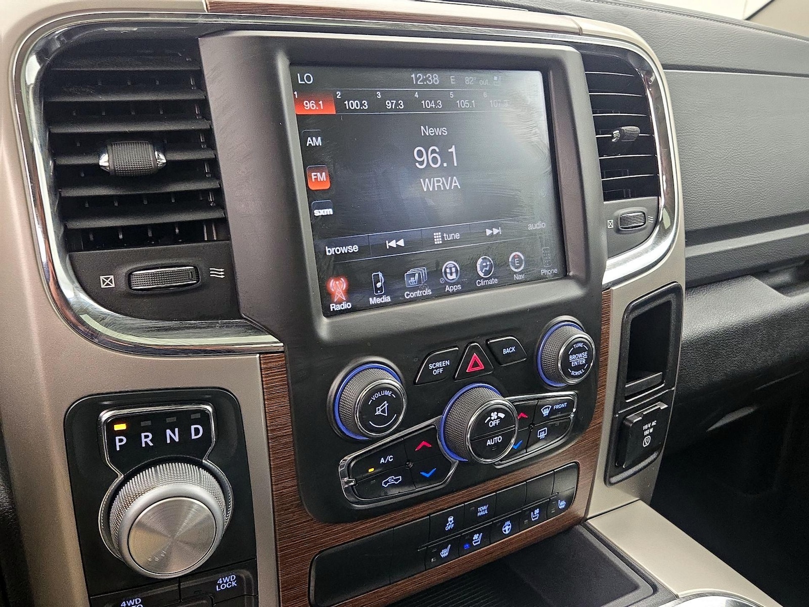 2016 RAM Ram 1500 Pickup Laramie - Photo 17