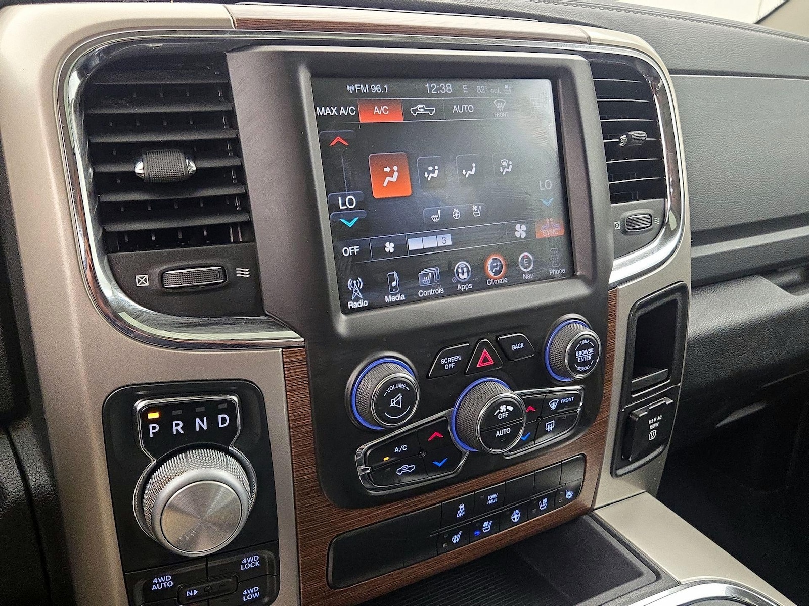 2016 RAM Ram 1500 Pickup Laramie - Photo 18