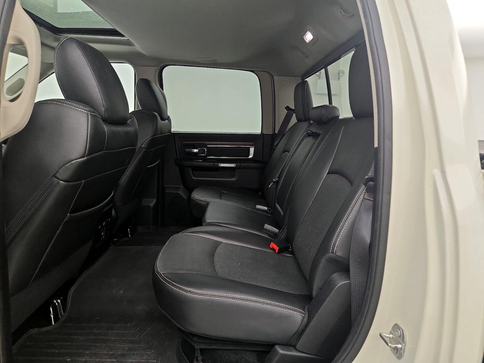2016 RAM Ram 1500 Pickup Laramie - Photo 22