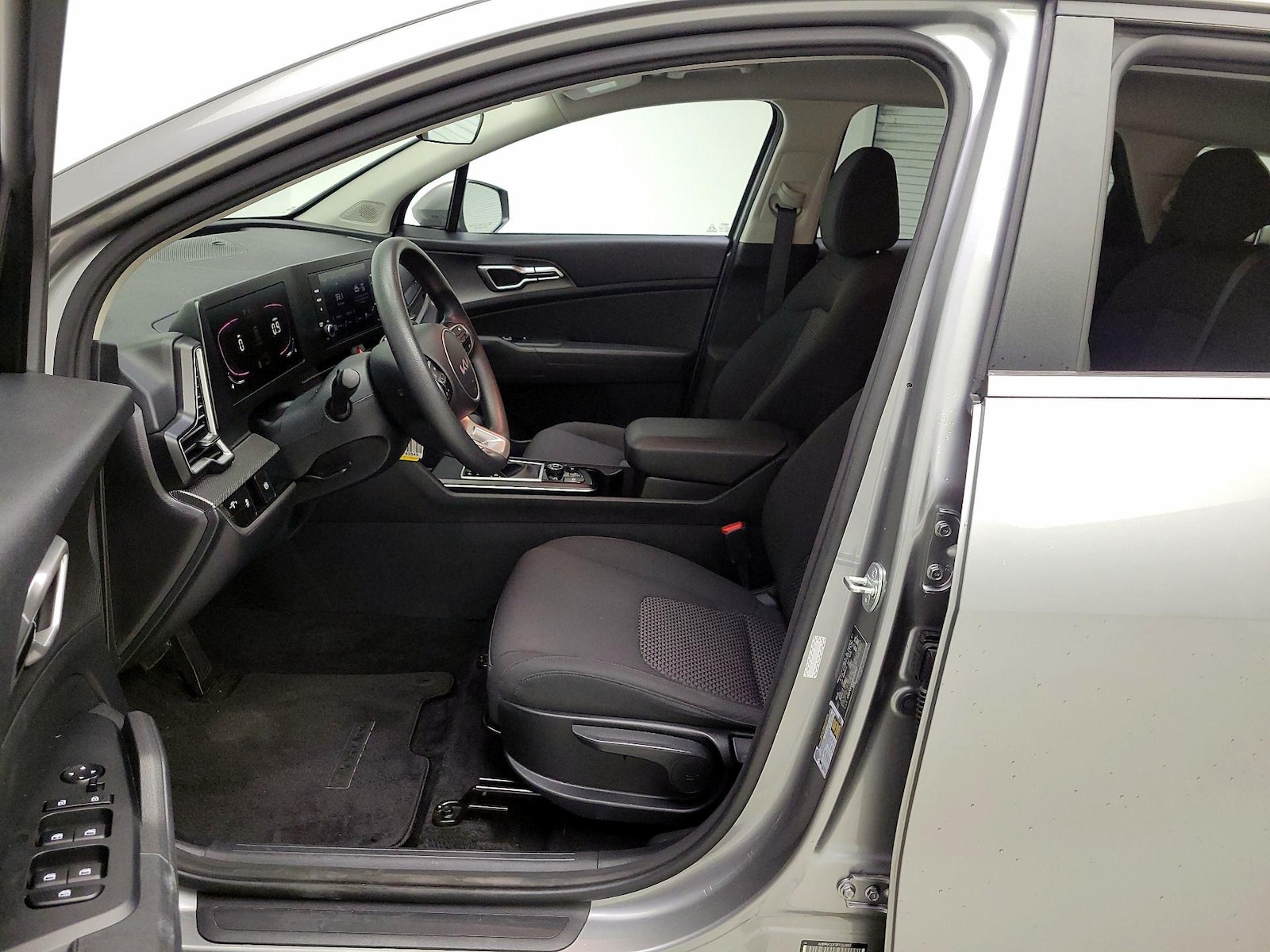 2024 Kia Sportage LX - Photo 12
