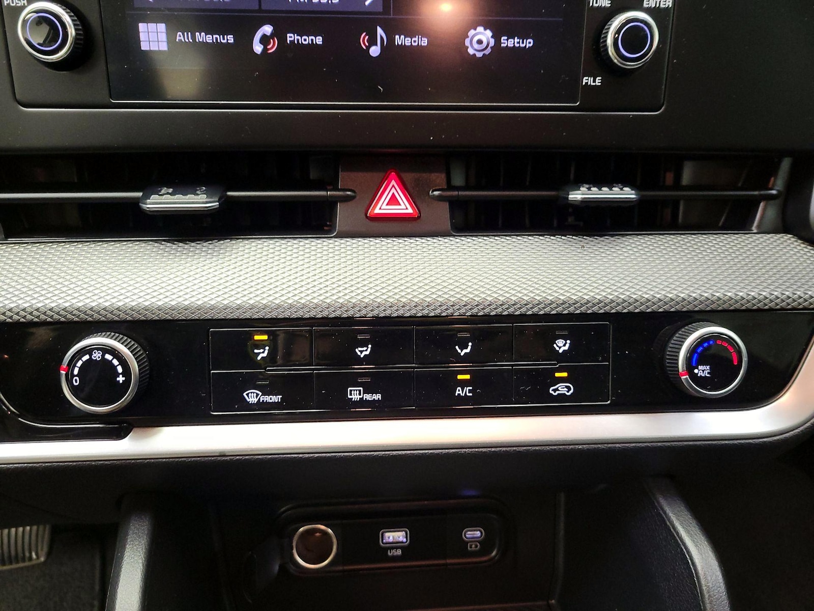2024 Kia Sportage LX - Photo 16