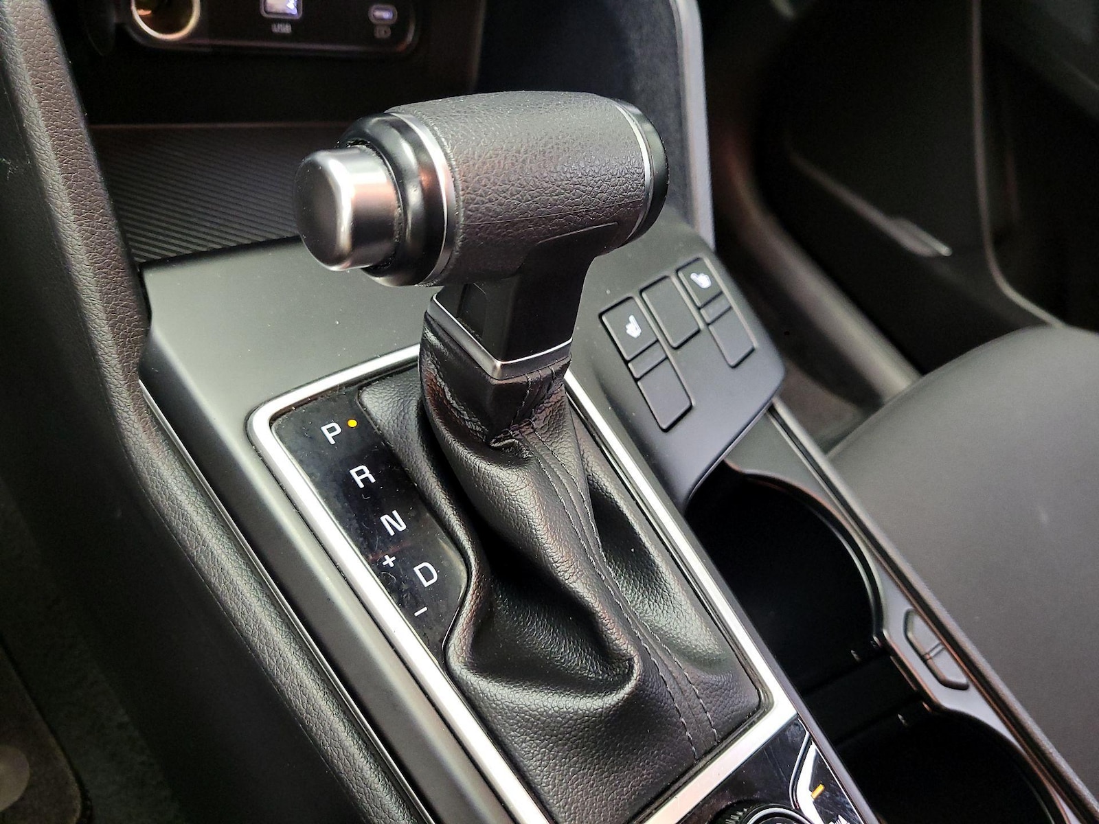 2024 Kia Sportage LX - Photo 17