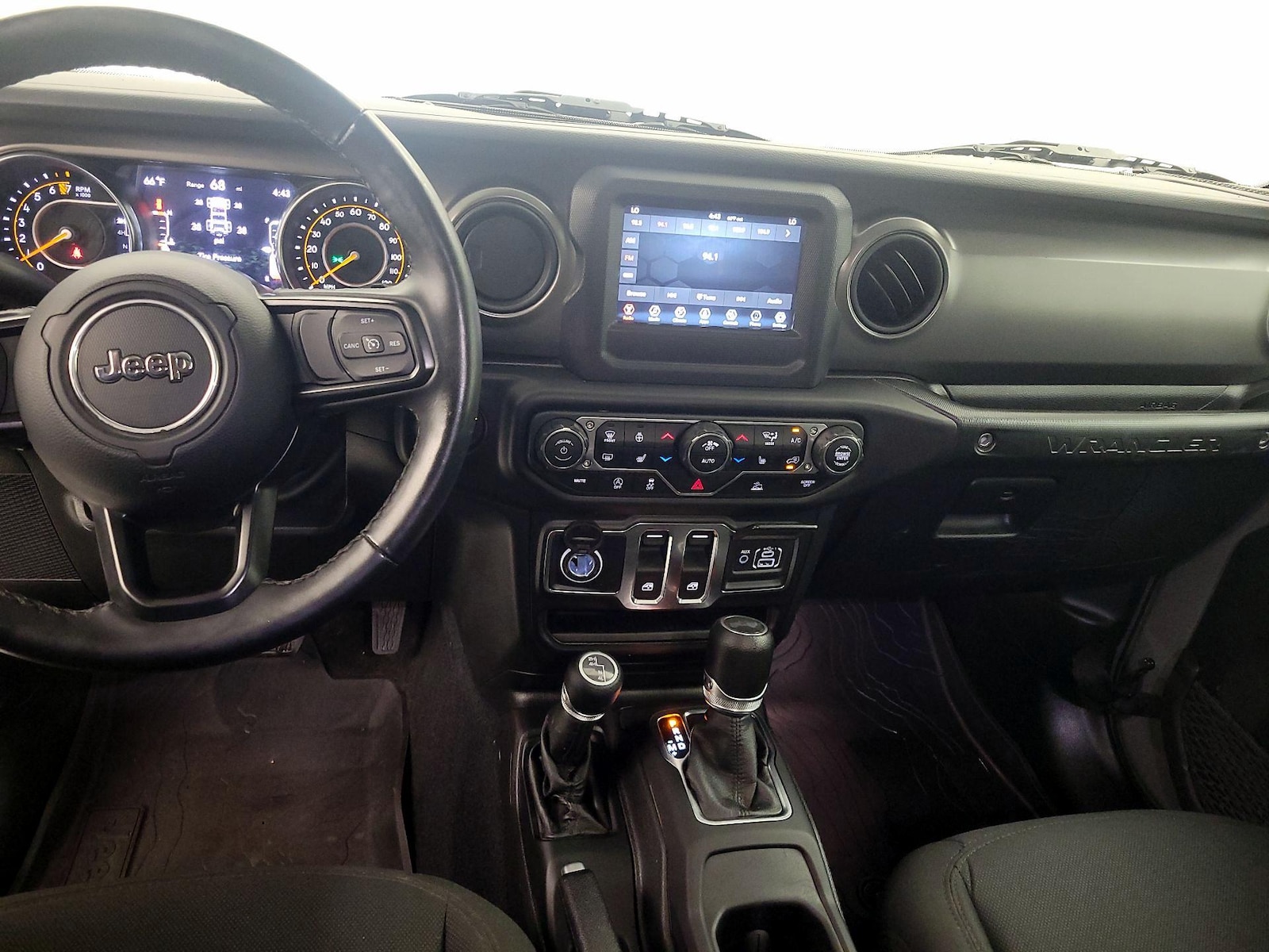 Apple CarPlay® & Android Auto™
