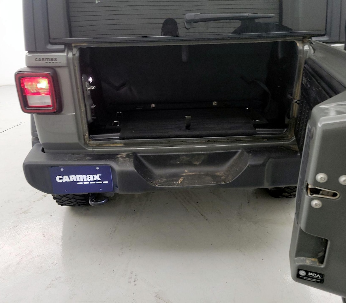 Trunk/Cargo (Seats Up)
