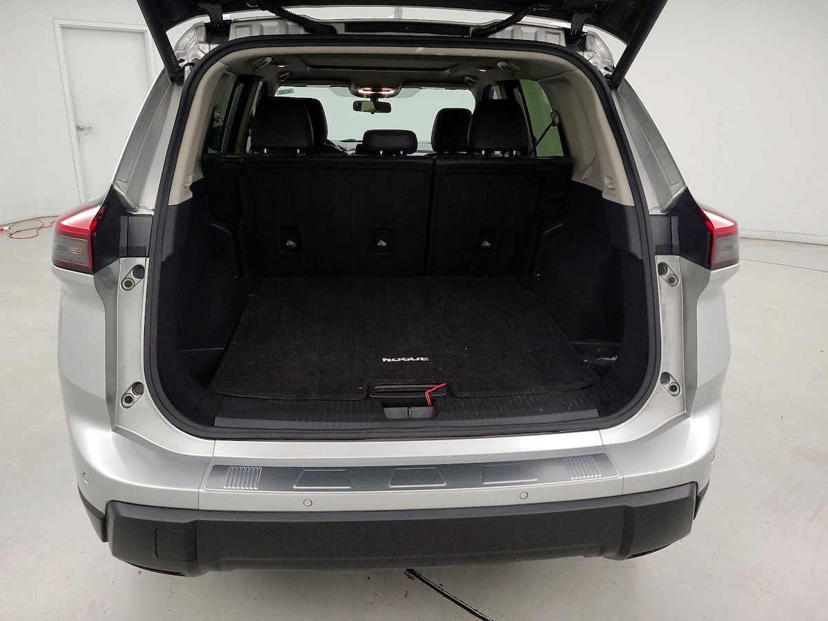 Trunk/Cargo (Seats Up)