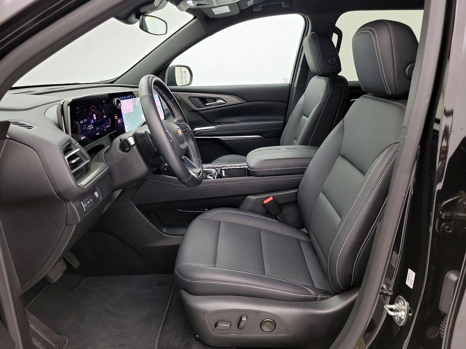 2025 Chevrolet Traverse LT - Photo 12