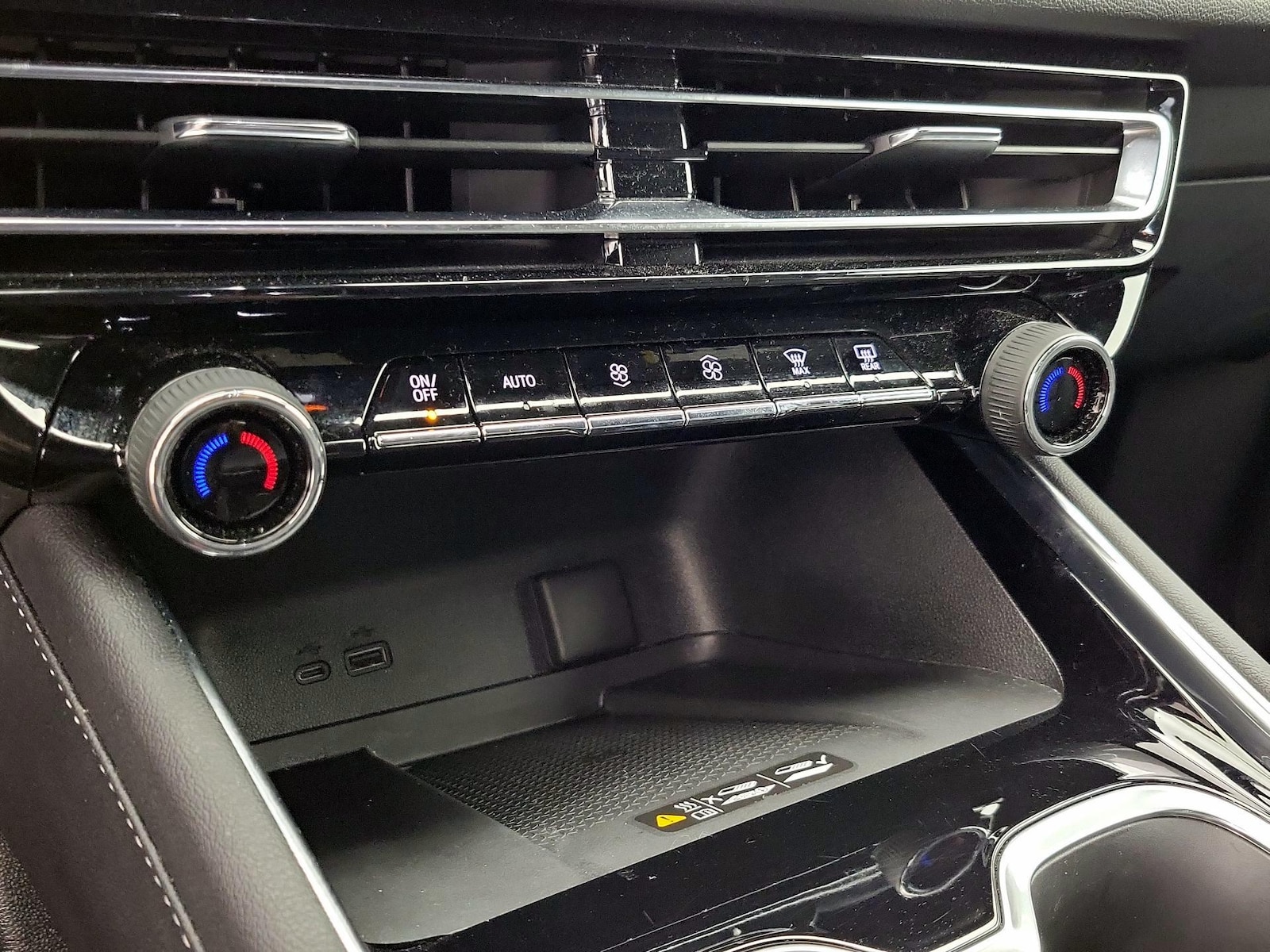 2025 Chevrolet Traverse LT - Photo 18