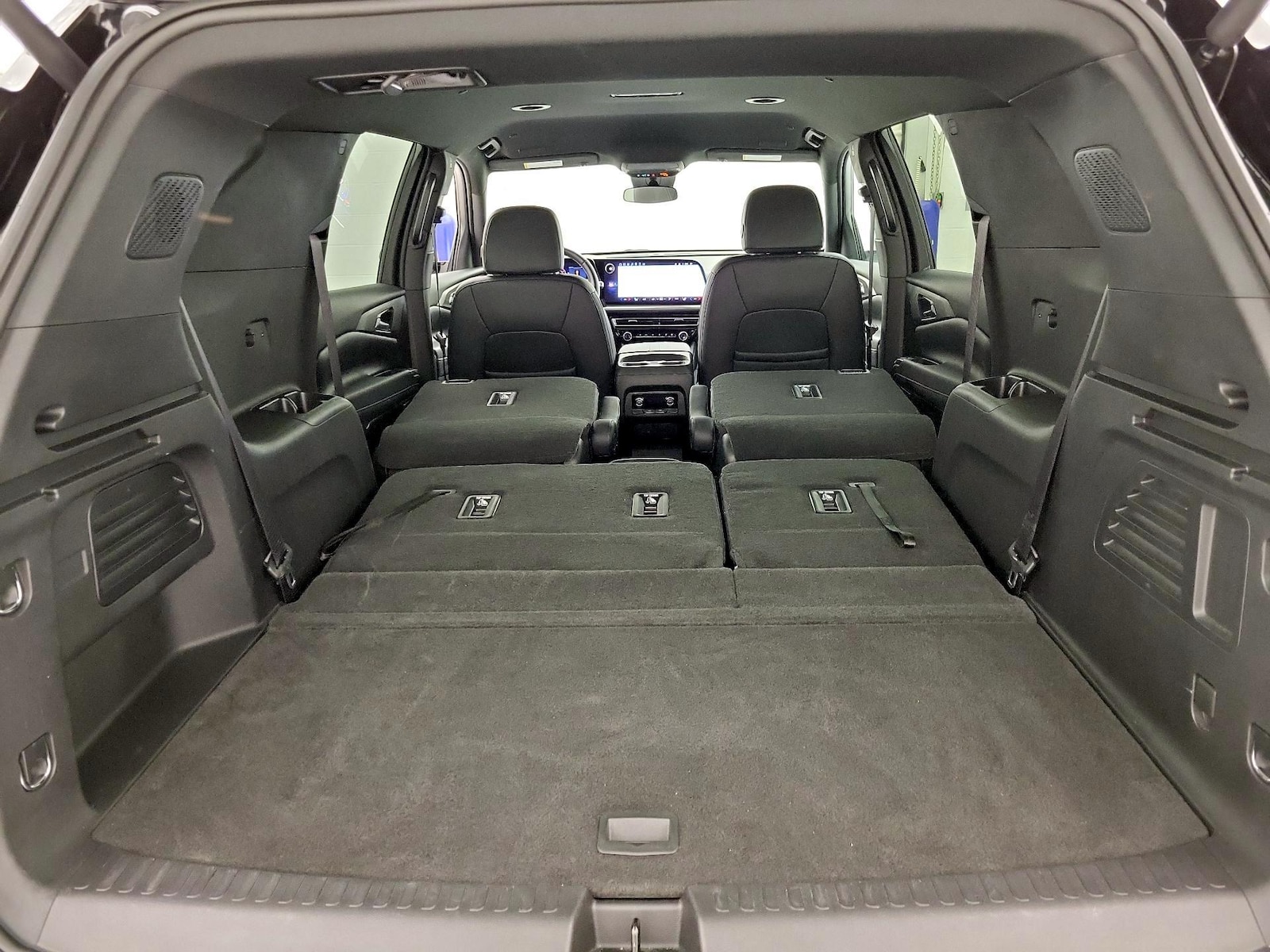 2025 Chevrolet Traverse LT - Photo 24