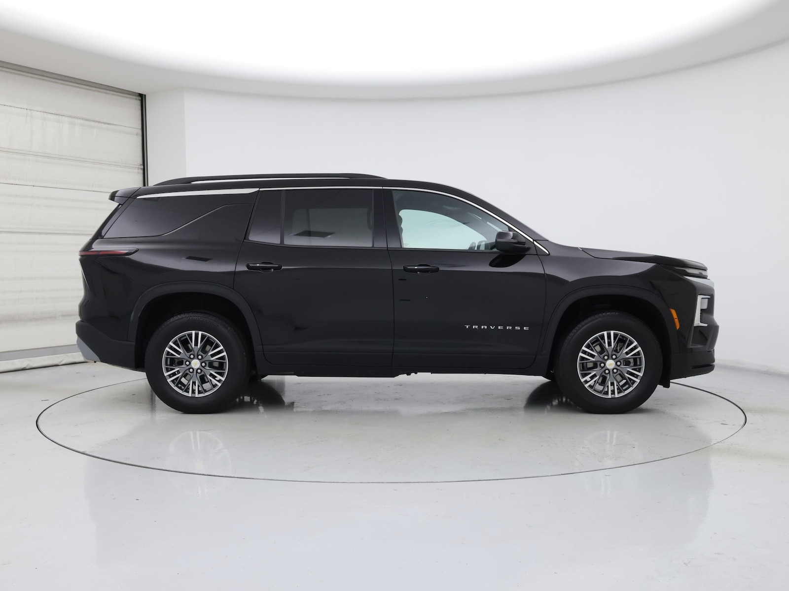 2025 Chevrolet Traverse LT - Photo 8