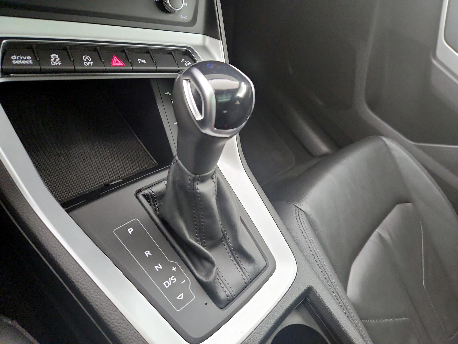 2025 Audi Q3 S Line Premium - Photo 15