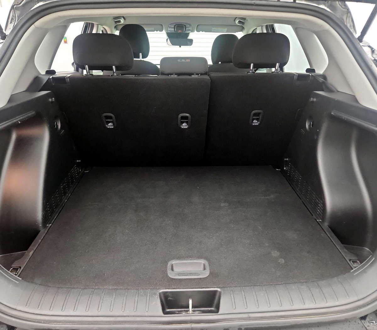 Trunk/Cargo (Seats Up)