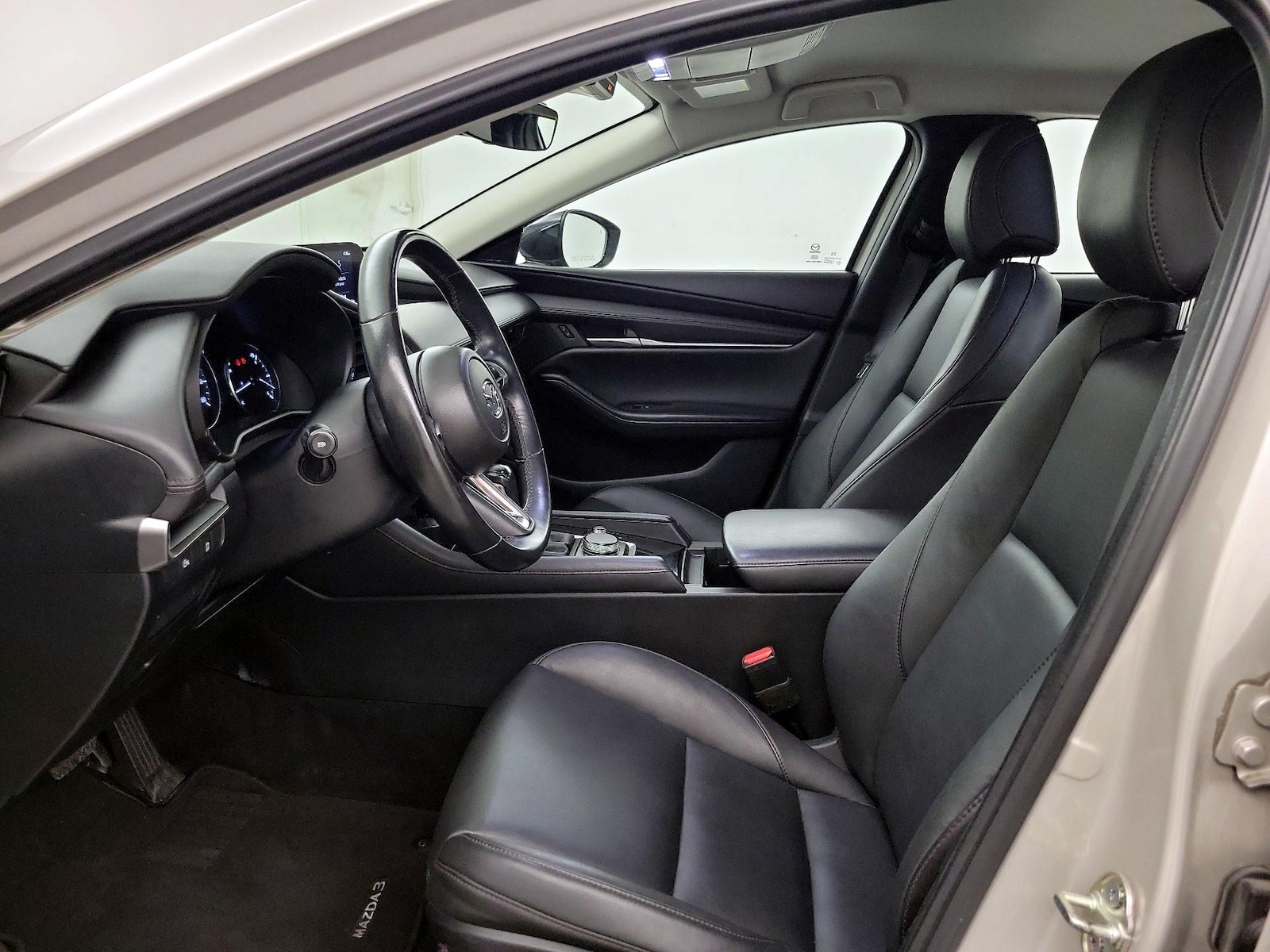 Side Airbags & Leatherette Seats