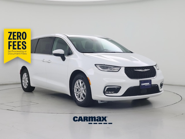 White 2023 Chrysler Pacifica Minivan Front-Wheel Drive Automatic