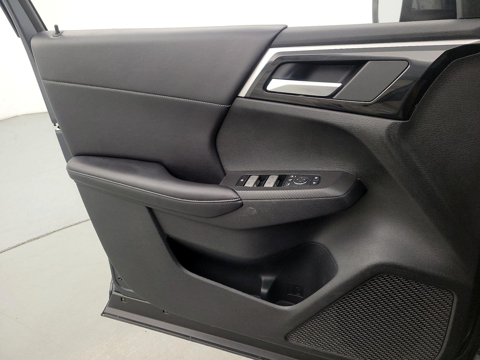 2024 Mitsubishi Outlander SE - Photo 13