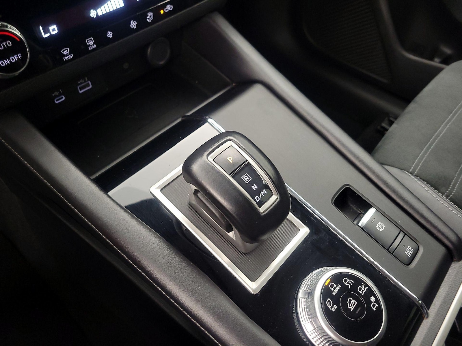 2024 Mitsubishi Outlander SE - Photo 18