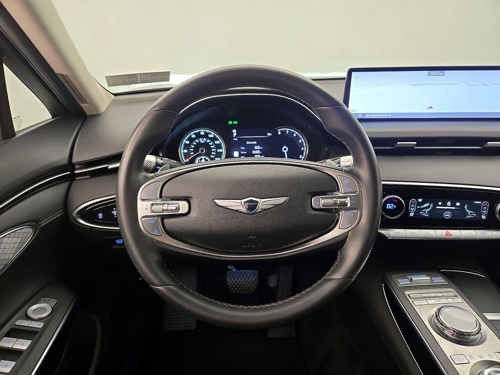 2025 GENESIS GV70 Standard - Photo 11