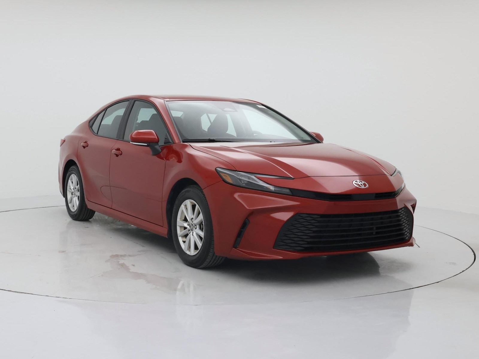 2026 Toyota Camry LE - Photo 2