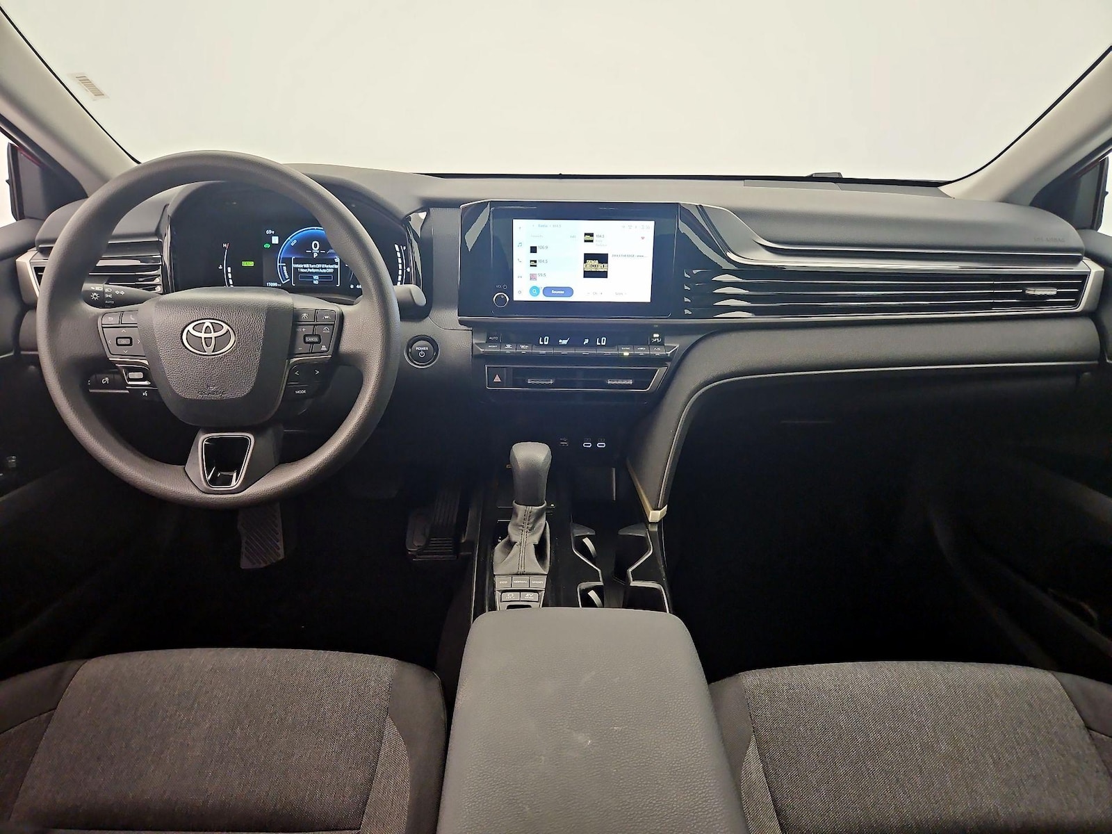 2026 Toyota Camry LE - Photo 10