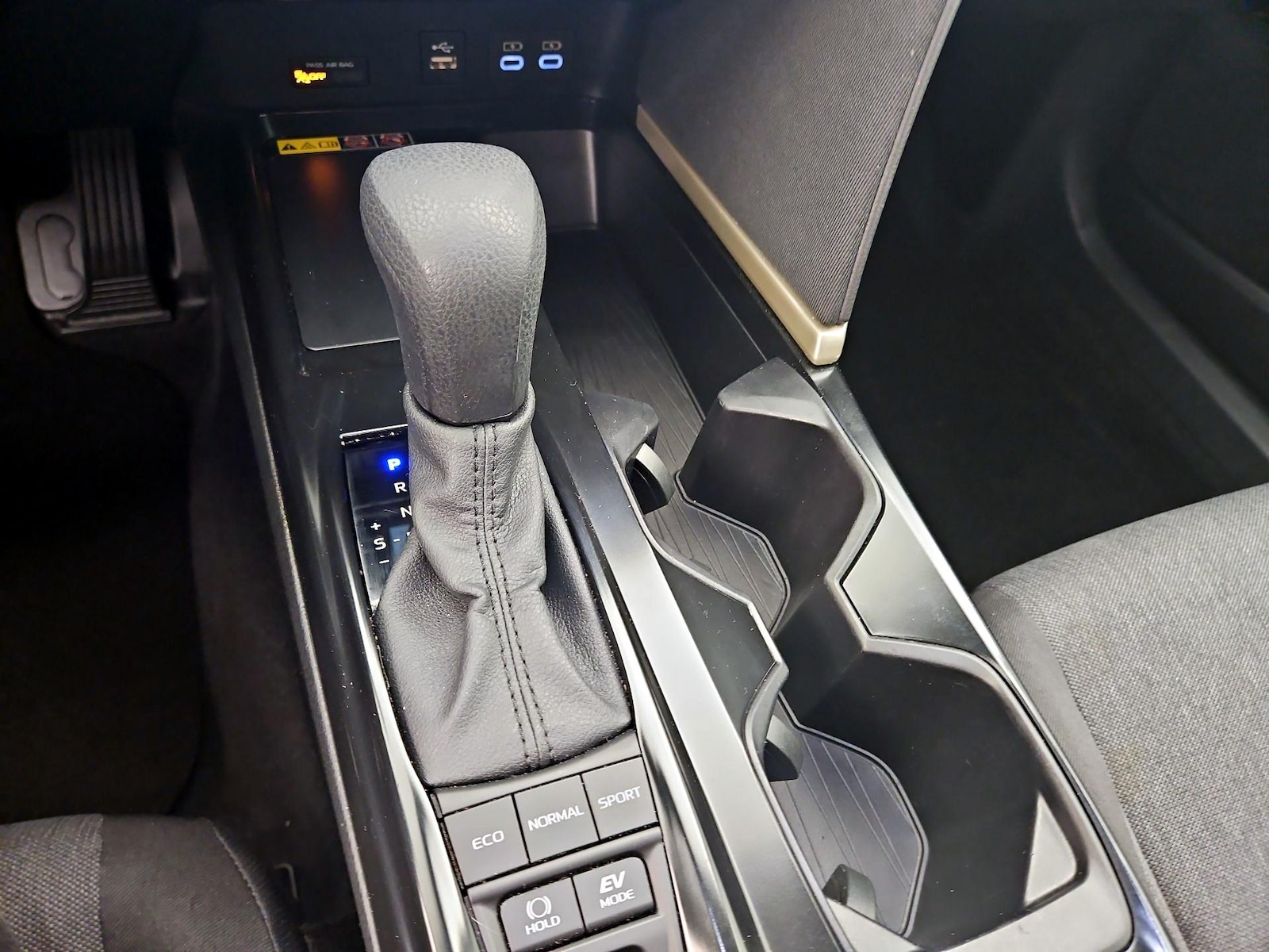 2026 Toyota Camry LE - Photo 18
