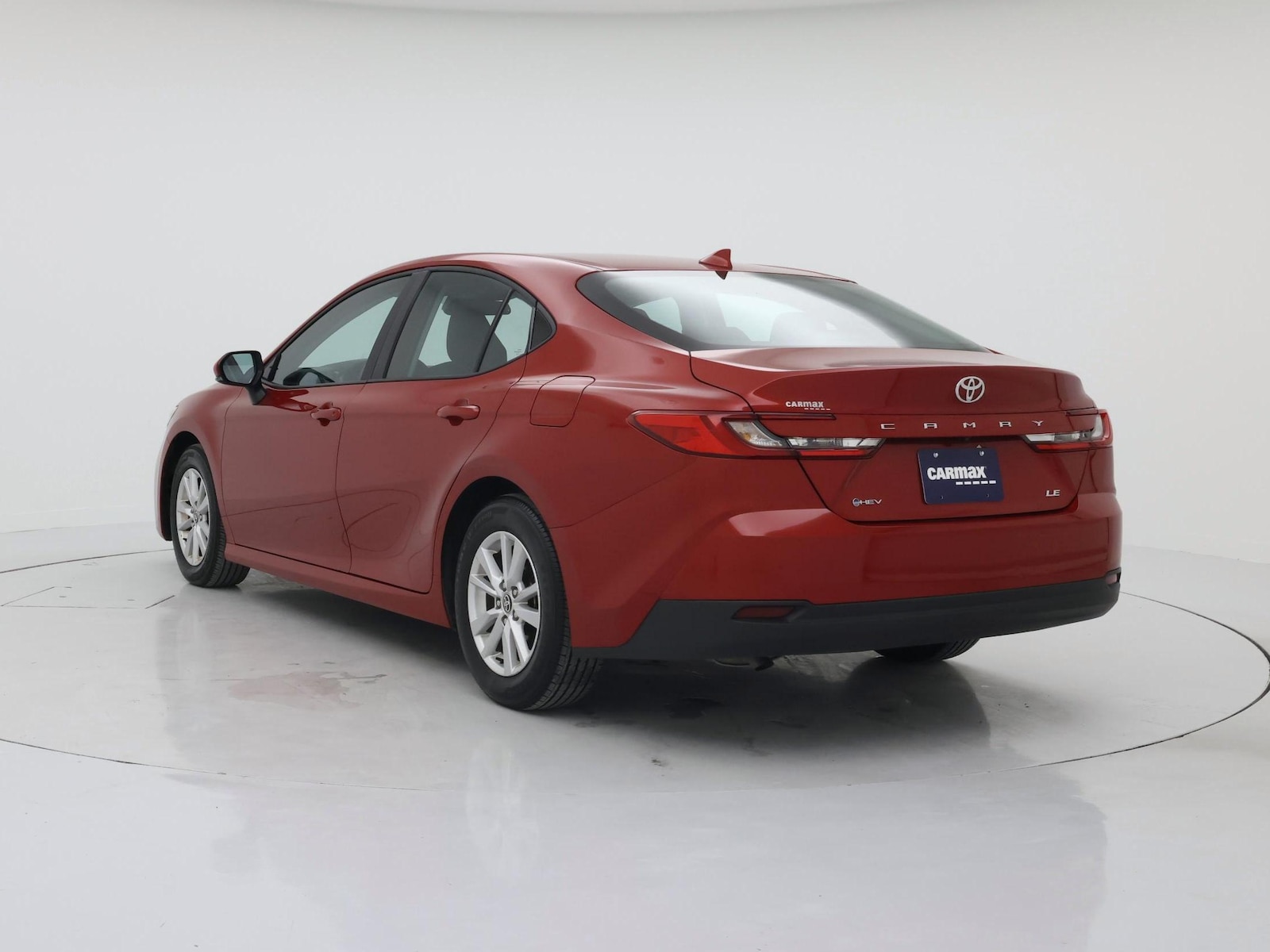 2026 Toyota Camry LE - Photo 3