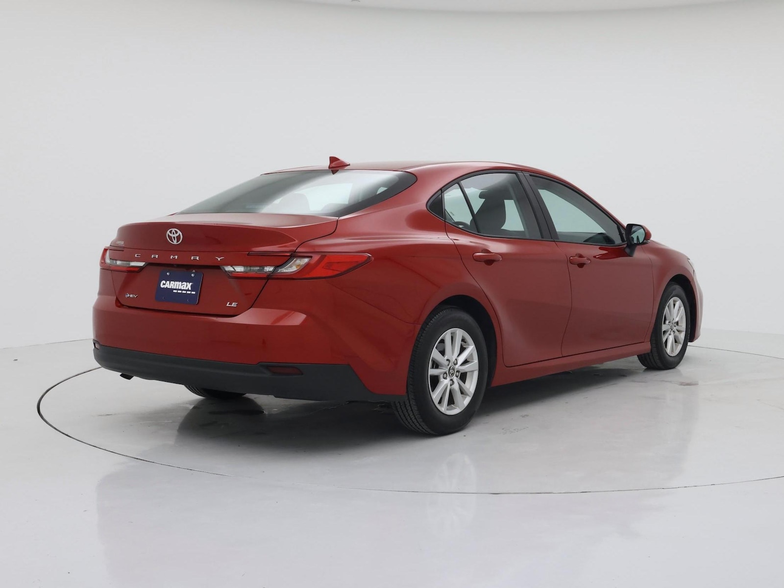 2026 Toyota Camry LE - Photo 9