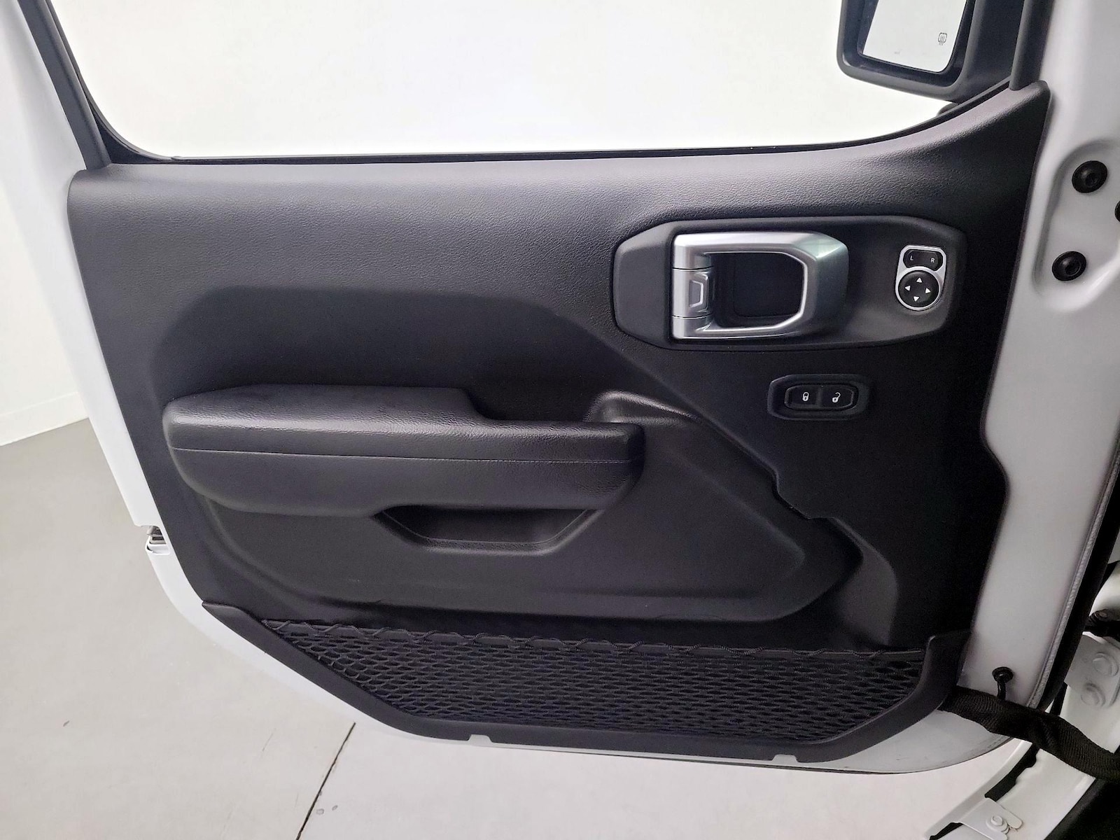 2025 Jeep Wrangler 4-Door Rubicon - Photo 11