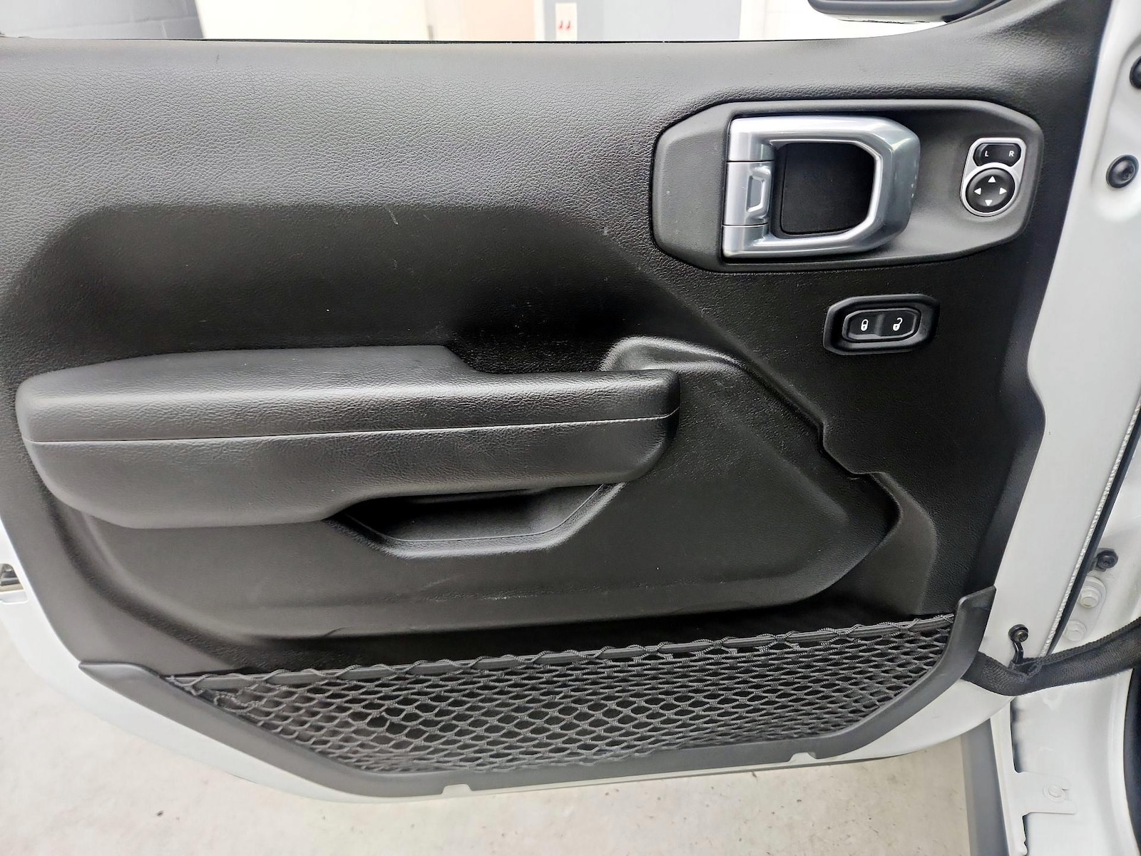2025 Jeep Wrangler 4-Door Rubicon - Photo 13