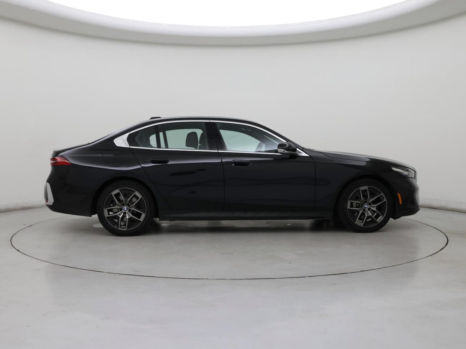 2026 BMW 5 Series 530i - Photo 8