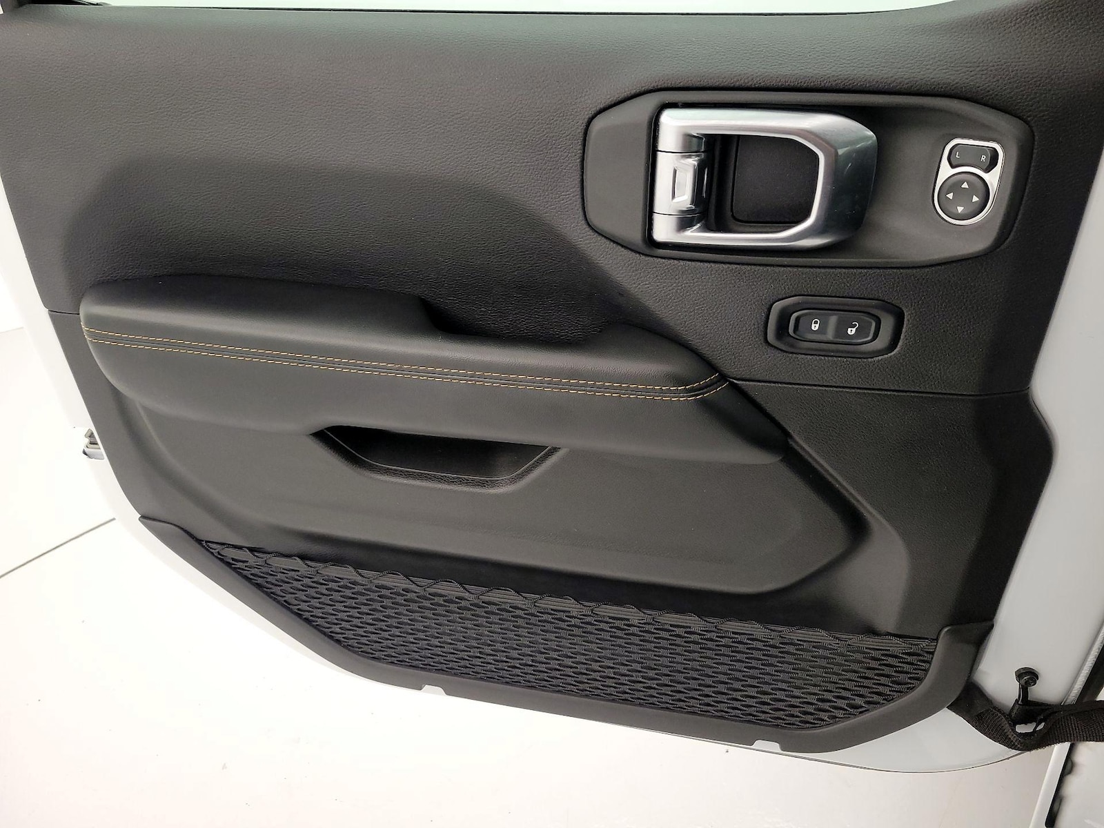 2025 Jeep Wrangler 4-Door Sahara - Photo 13