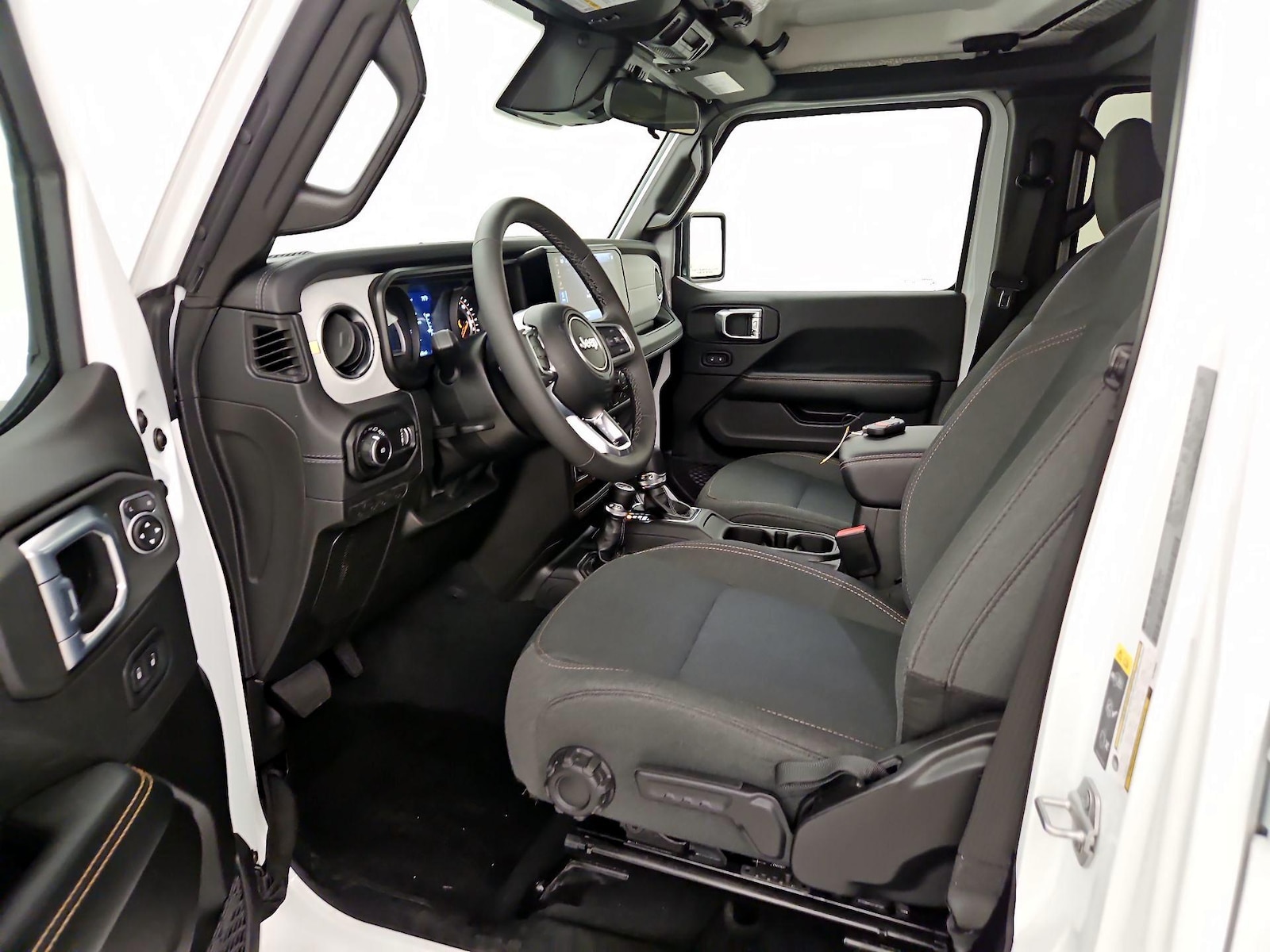 2026 Jeep Wrangler 4-Door Sahara - Photo 12