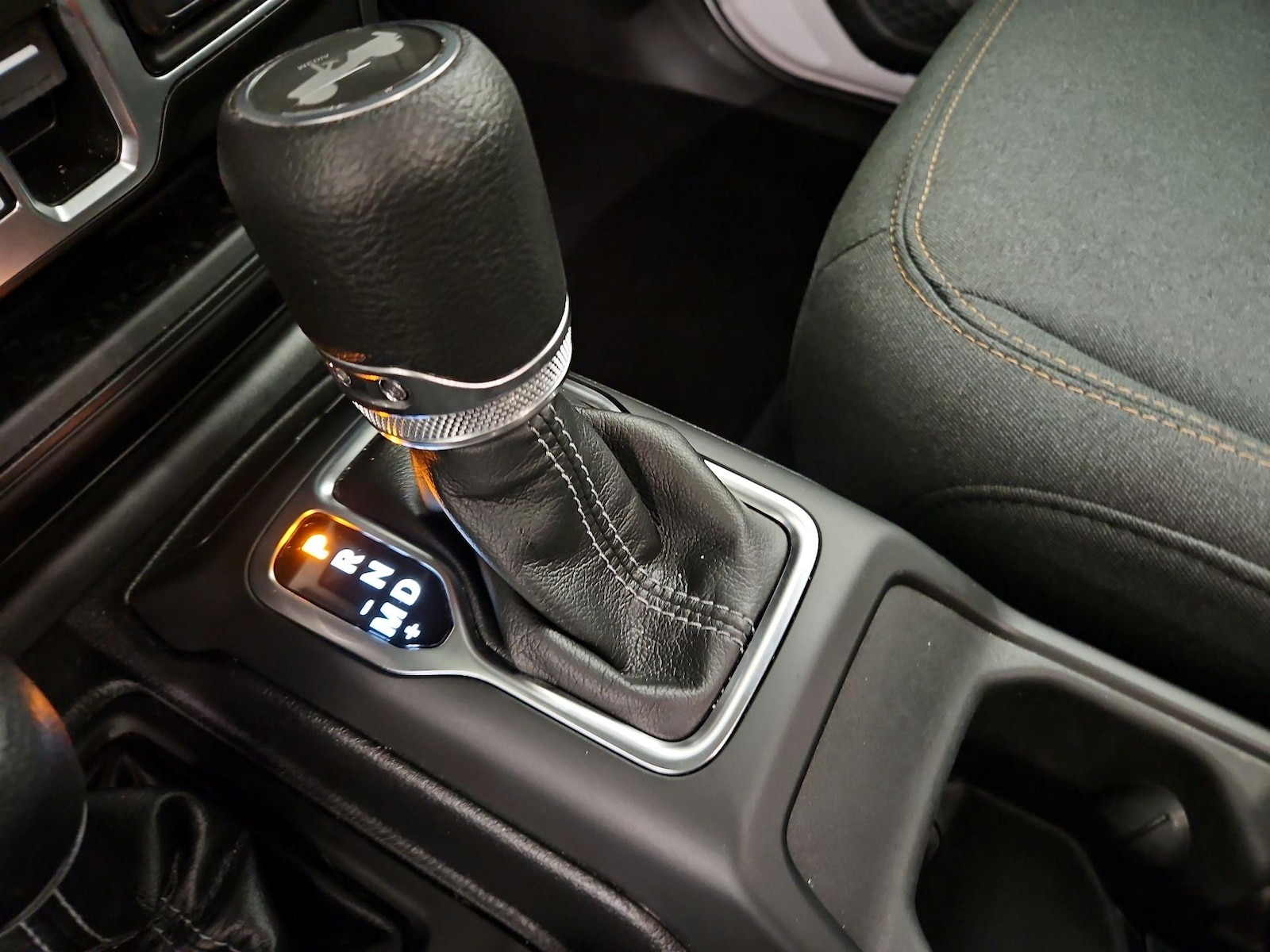 2026 Jeep Wrangler 4-Door Sahara - Photo 18