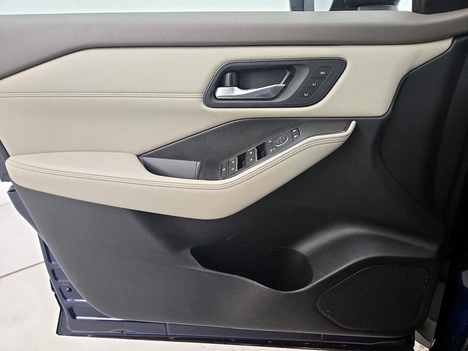 2025 Nissan Rogue SL - Photo 13