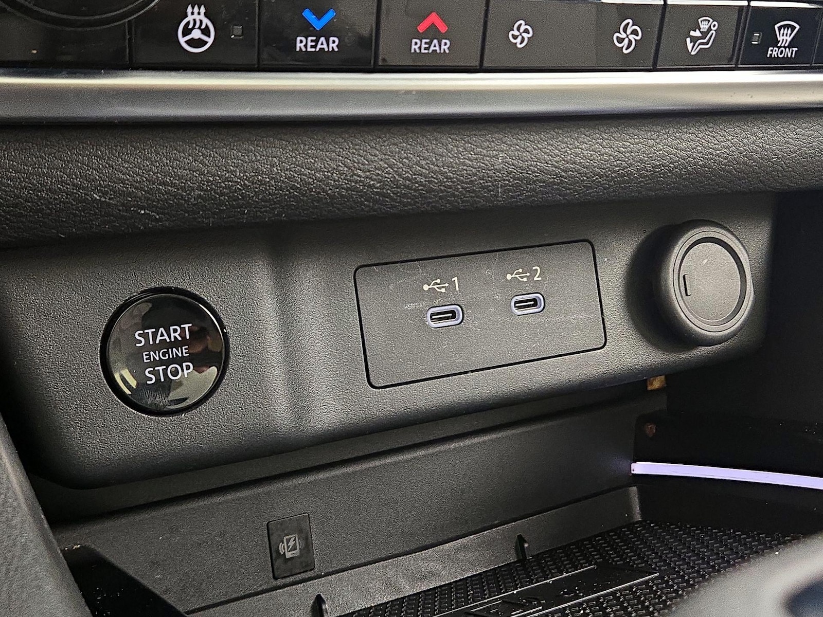 2025 Nissan Rogue SL - Photo 19