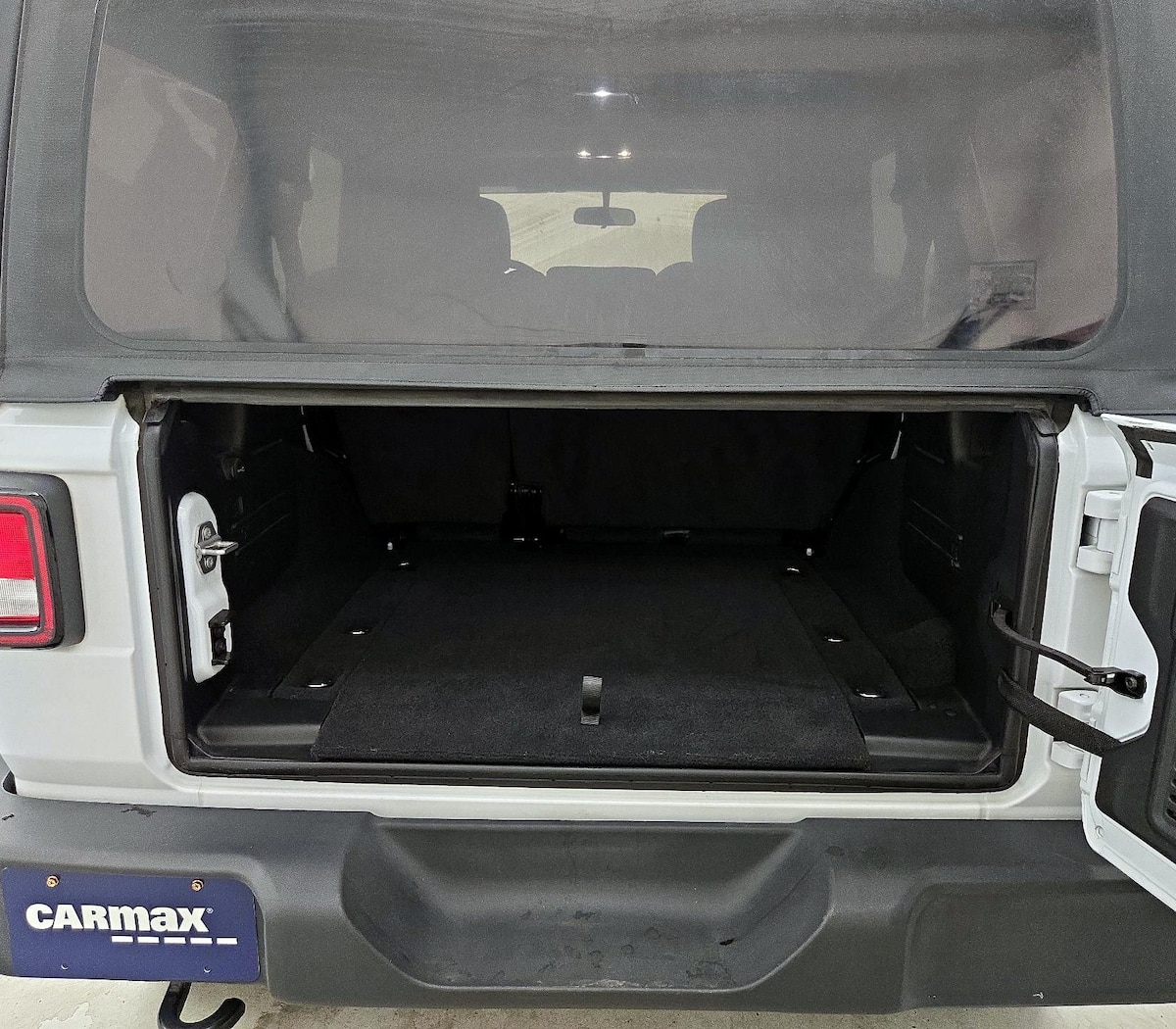 Trunk/Cargo (Seats Up)