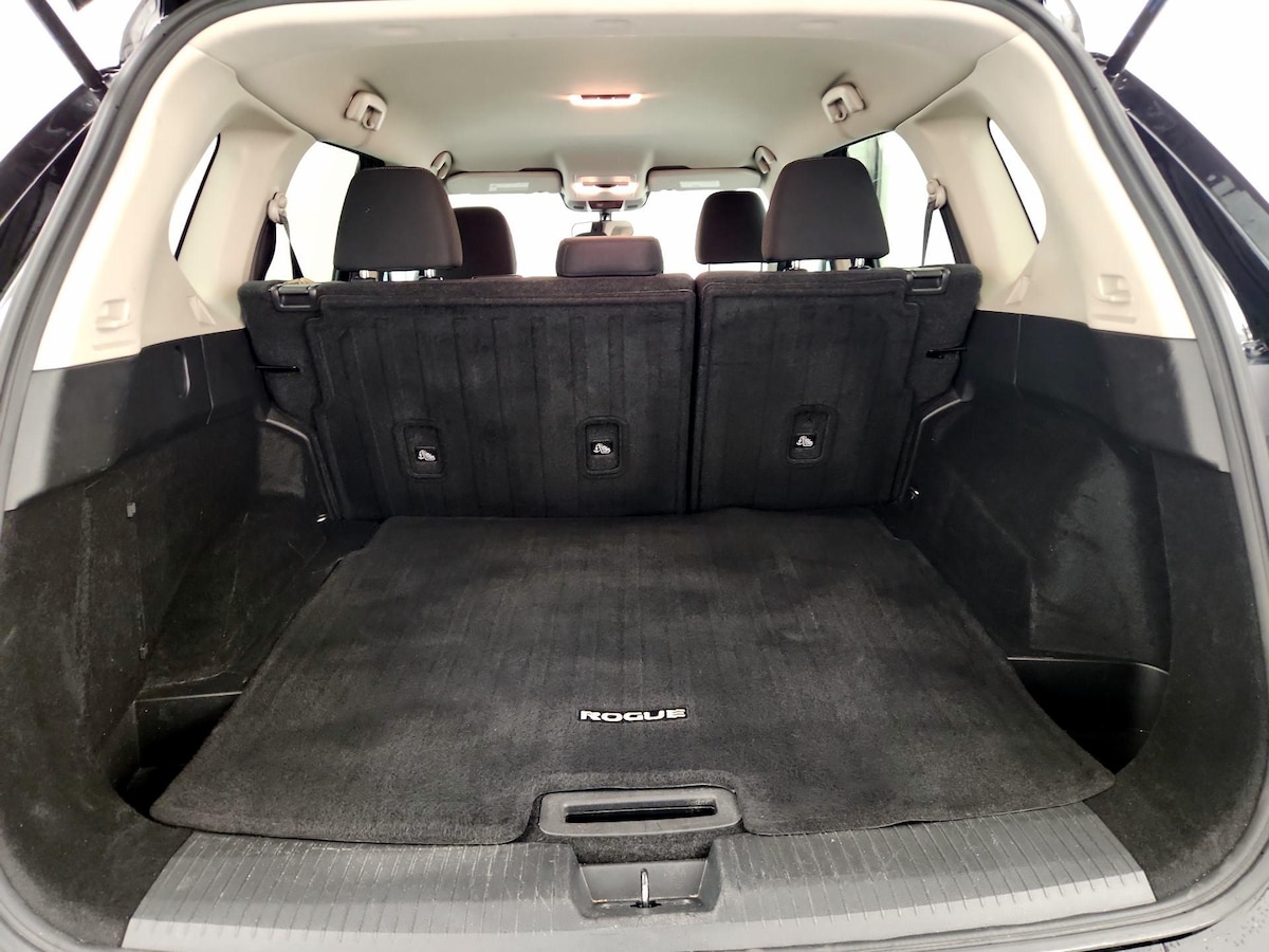 Trunk/Cargo (Seats Up)