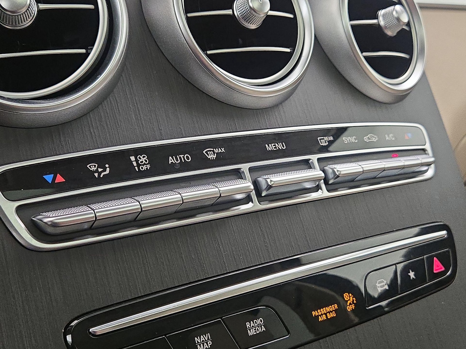 2023 Mercedes-Benz GLC Coupe GLC300 - Photo 18