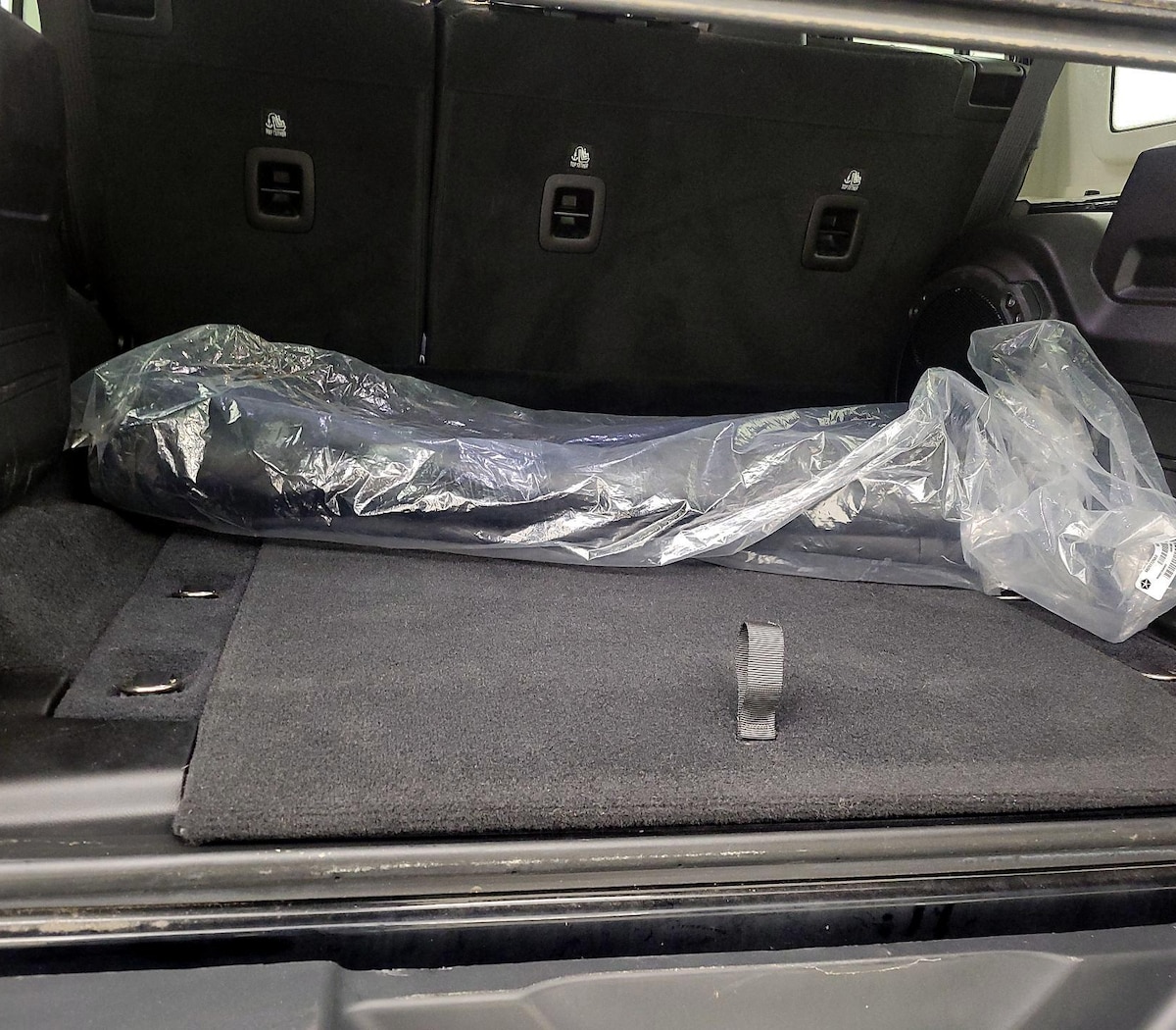 Trunk/Cargo (Seats Up)
