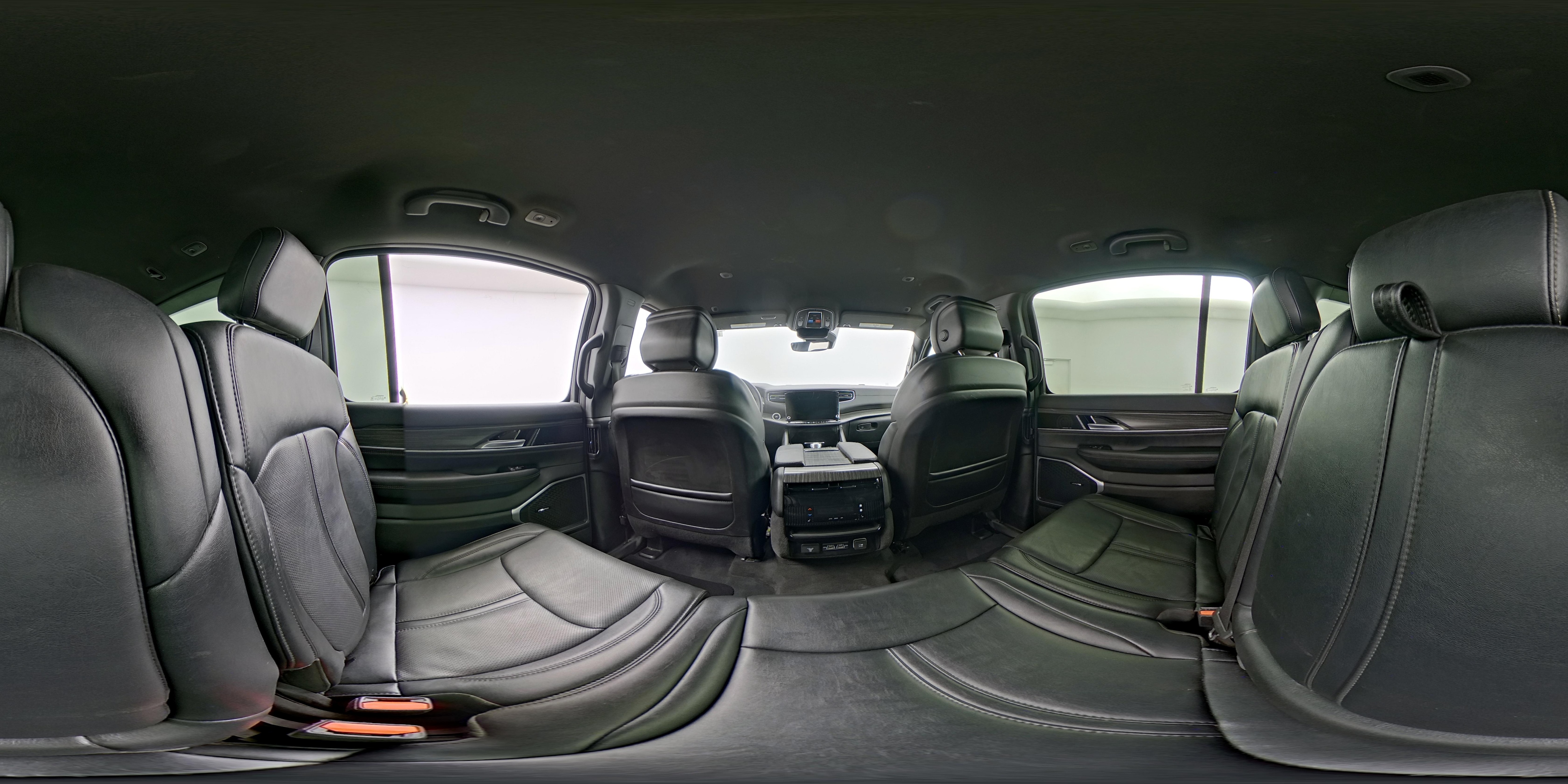 2024 Jeep Wagoneer L Series II - Photo 28