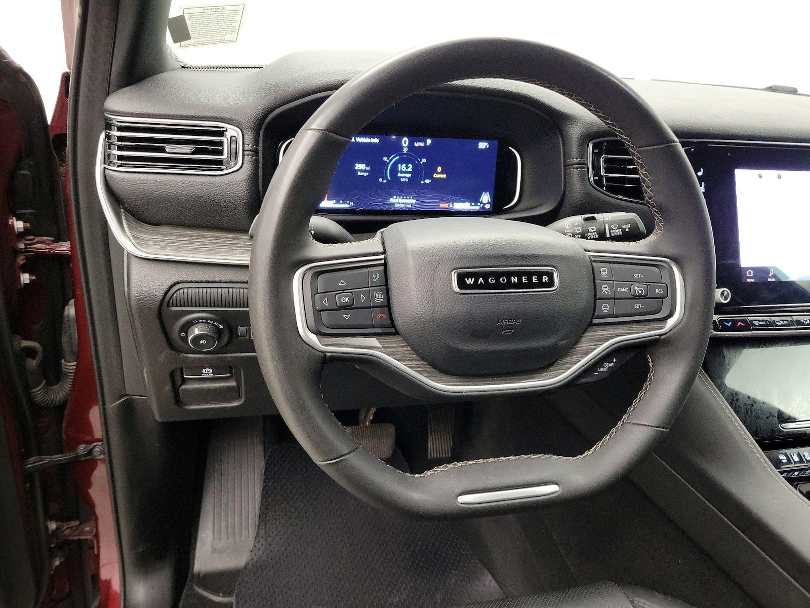2024 Jeep Wagoneer L Series II - Photo 11