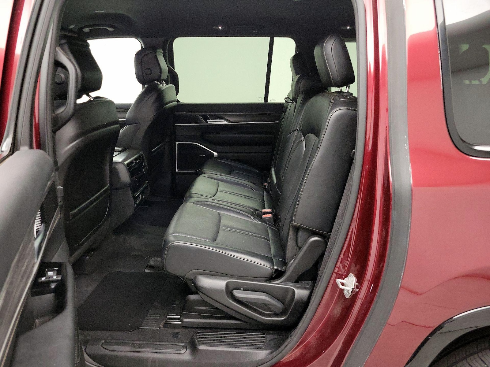 2024 Jeep Wagoneer L Series II - Photo 21
