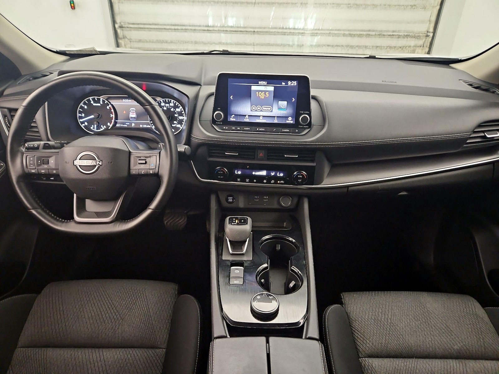 2025 Nissan Rogue SV - Photo 10
