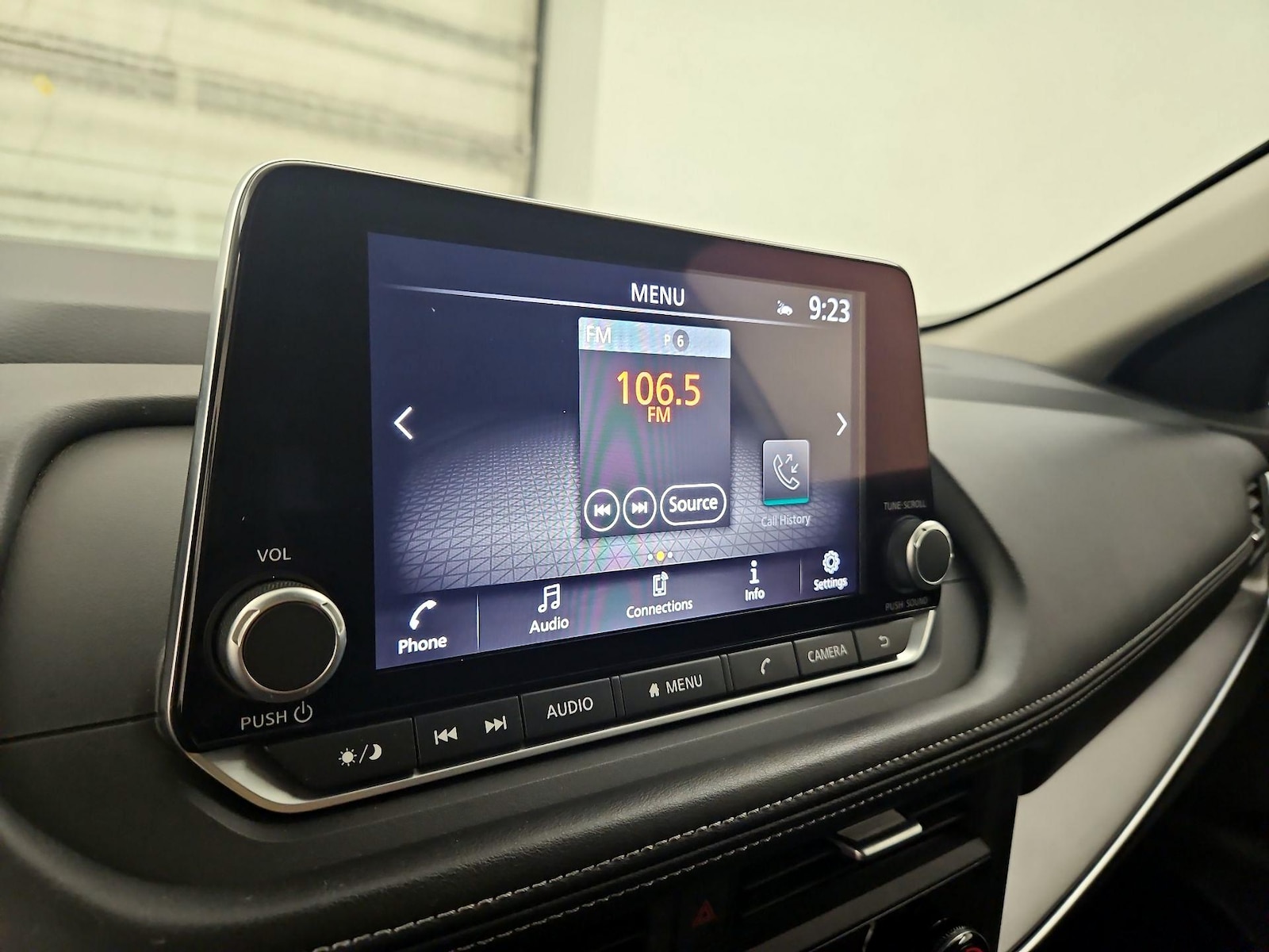 2025 Nissan Rogue SV - Photo 16