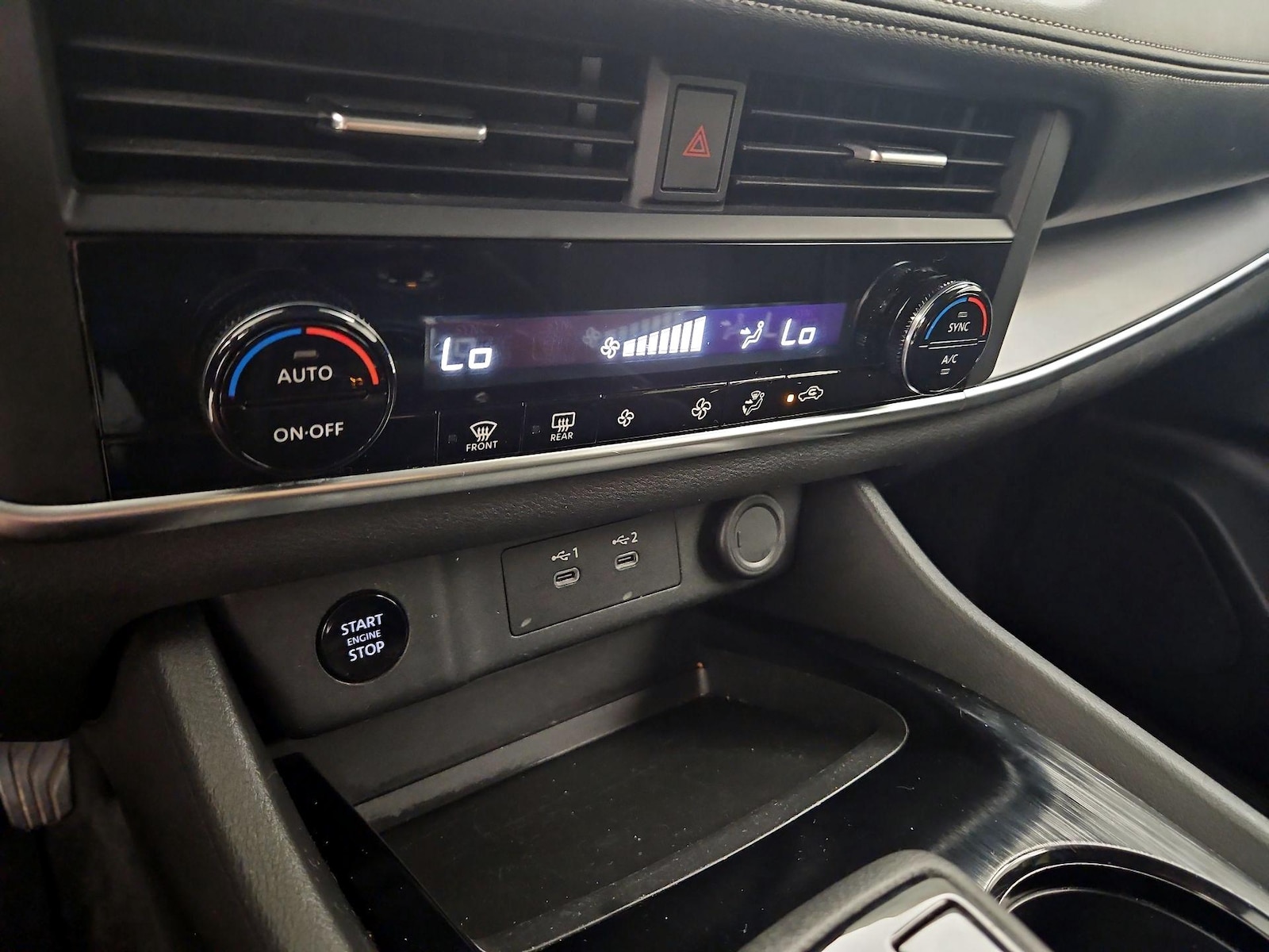 2025 Nissan Rogue SV - Photo 17