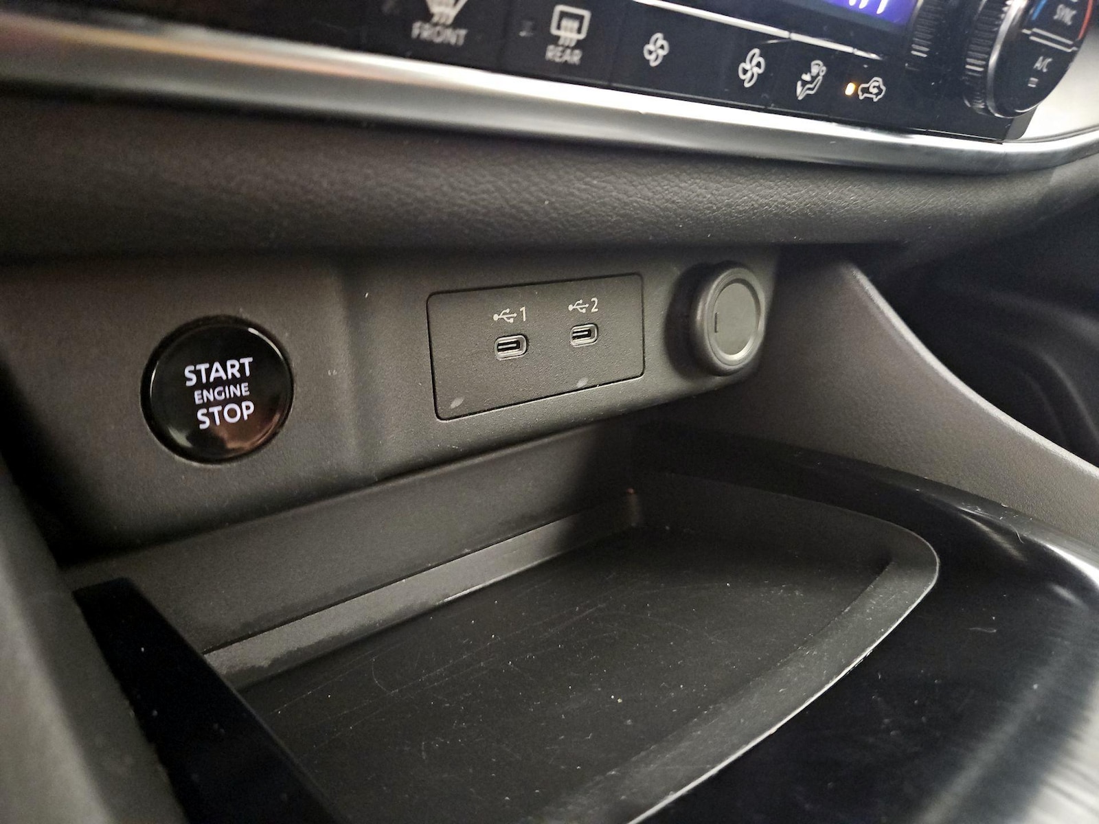 2025 Nissan Rogue SV - Photo 19
