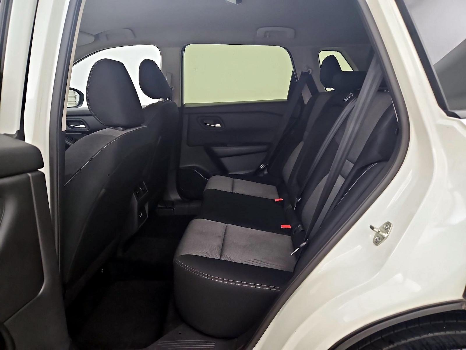 2025 Nissan Rogue SV - Photo 20