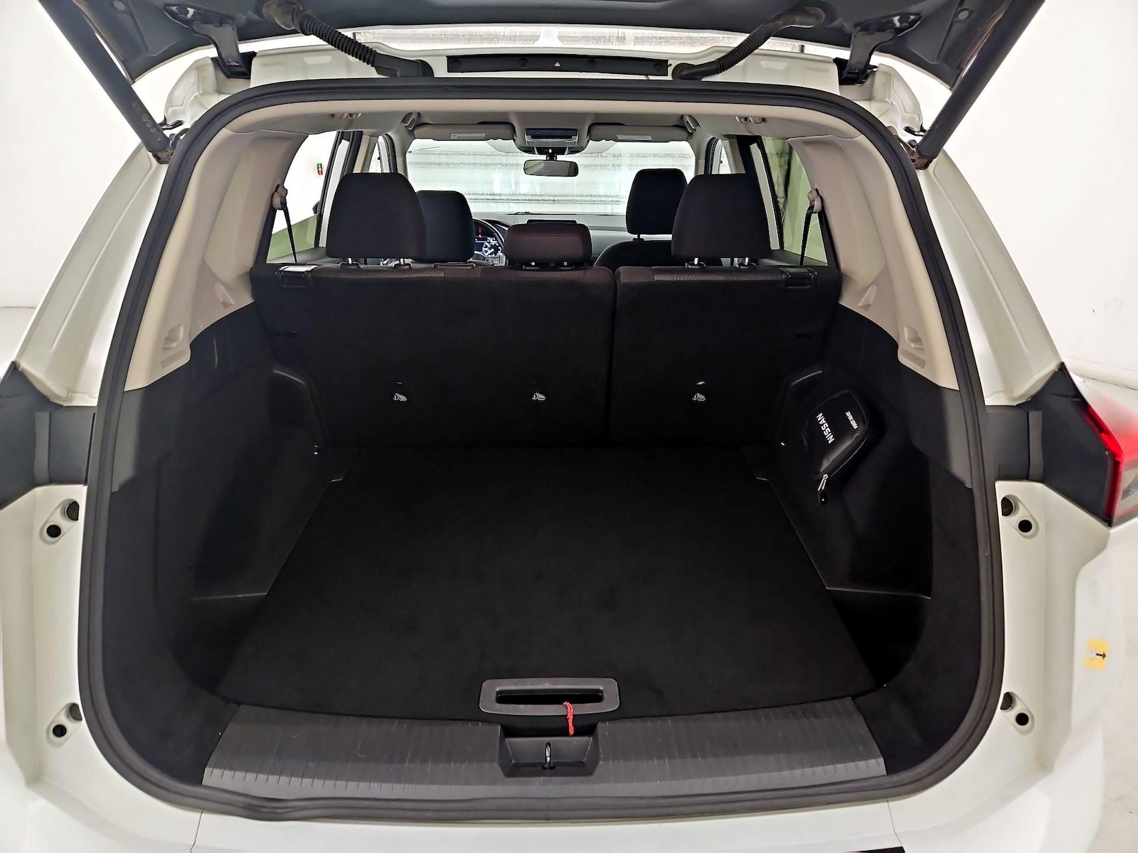 2025 Nissan Rogue SV - Photo 21