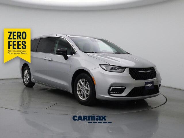 Silver 2024 Chrysler Pacifica Minivan Front-Wheel Drive Automatic