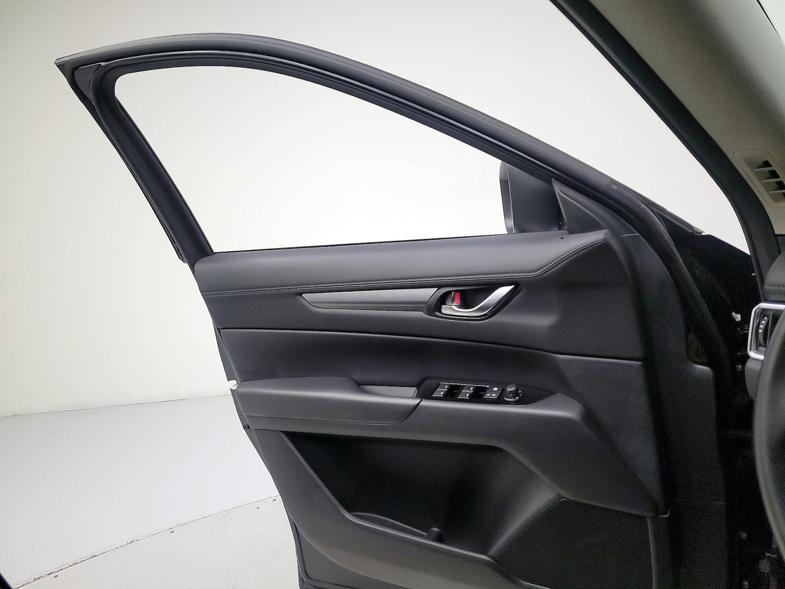 2025 Mazda CX-5 S Preferred package - Photo 13